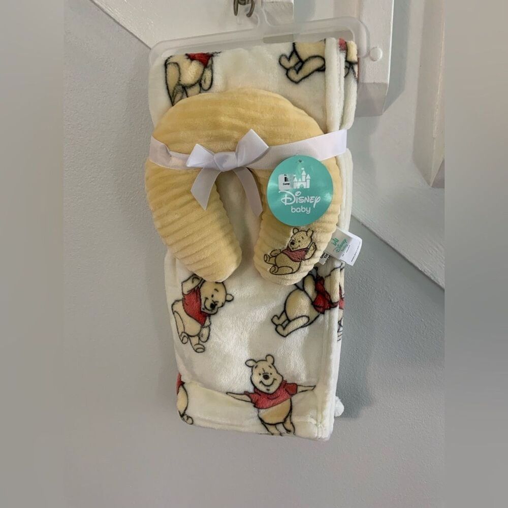 Disney Winnie the Pooh Baby Fleece Blanket and Pillow Set NWT